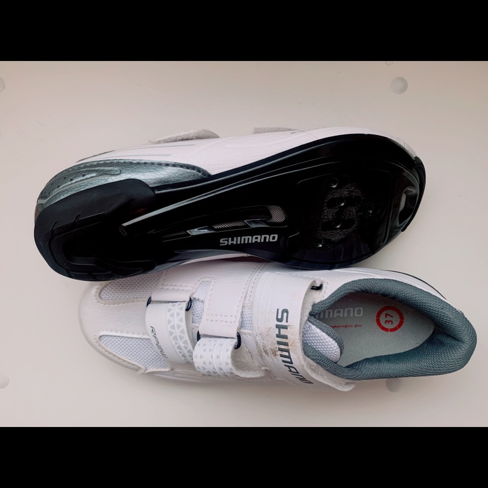 Shimano Spin Cycling Shoes size 37 (6.5) W/ CLEATS